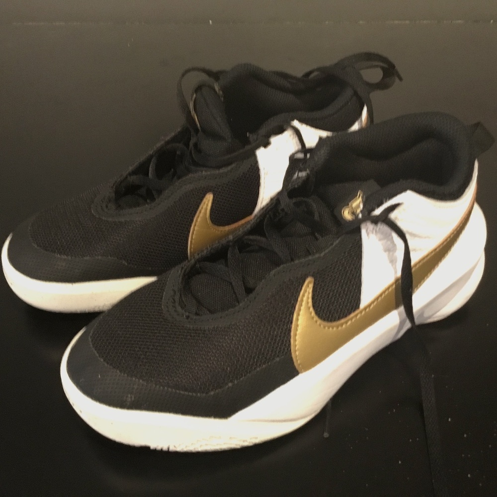 Boys Nike Hustled X sneaker